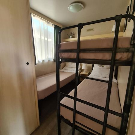 Comfortabele Familie Chalets Met Veranda Incl Airco Dichtbij Zee! ヴィアレッジョ エクステリア 写真