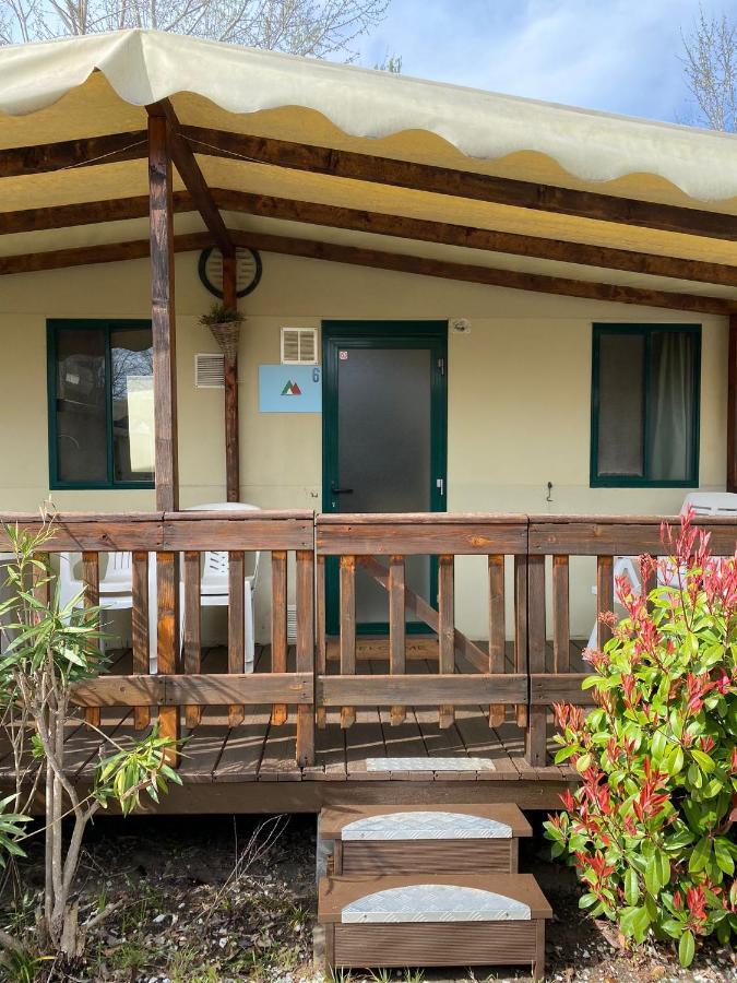 Comfortabele Familie Chalets Met Veranda Incl Airco Dichtbij Zee! ヴィアレッジョ エクステリア 写真