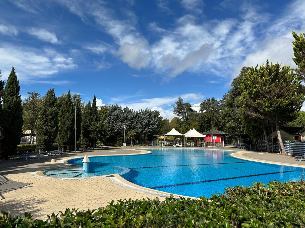 Comfortabele Familie Chalets Met Veranda Incl Airco Dichtbij Zee! ヴィアレッジョ エクステリア 写真