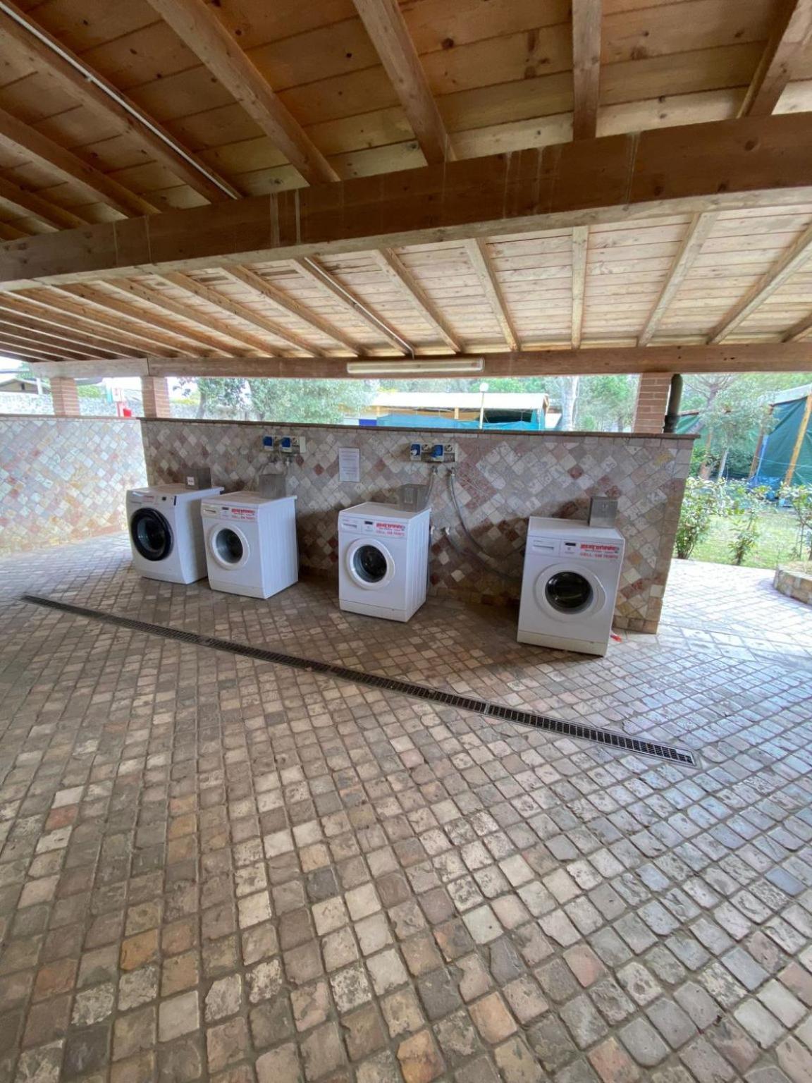 Comfortabele Familie Chalets Met Veranda Incl Airco Dichtbij Zee! ヴィアレッジョ エクステリア 写真